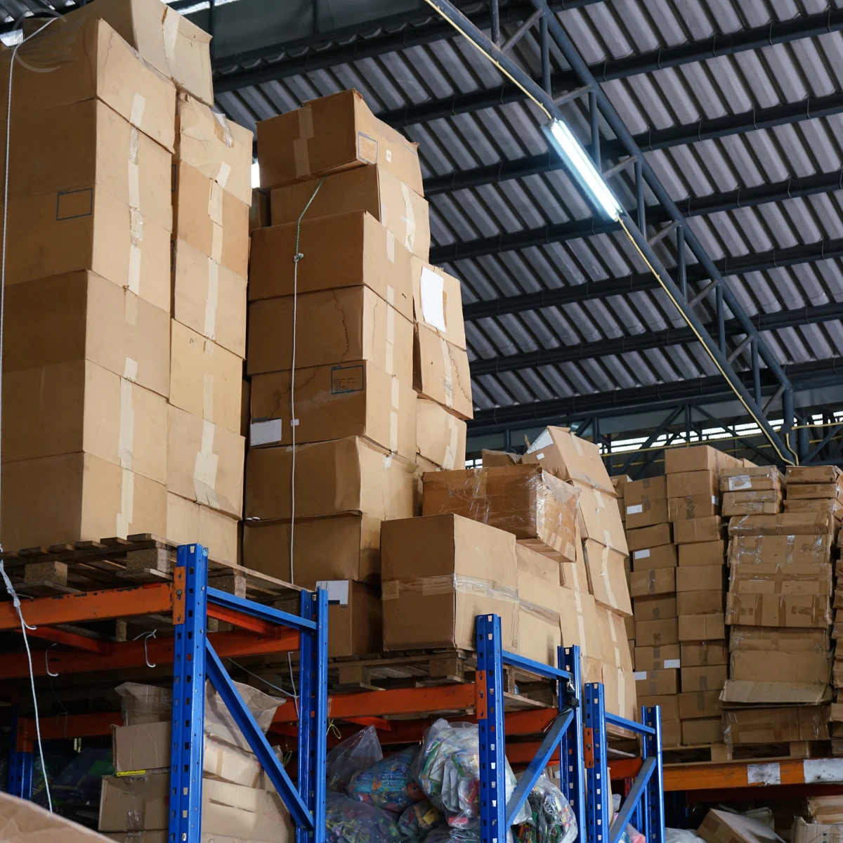 Retail-ready packaging and labeling checked by USL for consumer goods shipping