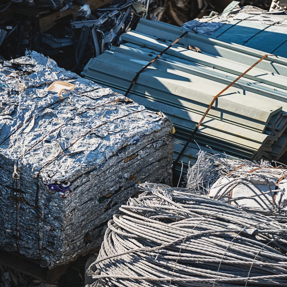 Real time tracking coordinated by USL for textile freight forwarding shipments